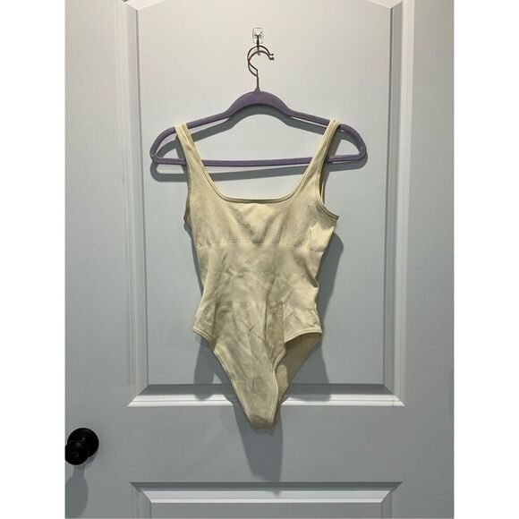 OQQ Light Yellow Ribbed Square Neck Bodysuit Size Small - Picture 5 of 8